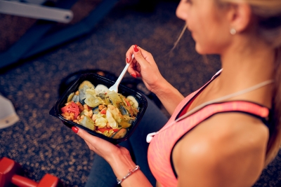 ¿Que comer antes de entrenar? Guia practica para optimizar tu rendimiento